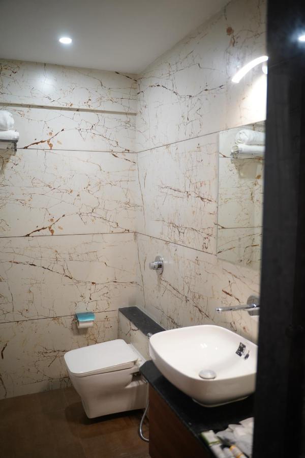 Leela Bizotel Junagadh Exterior foto