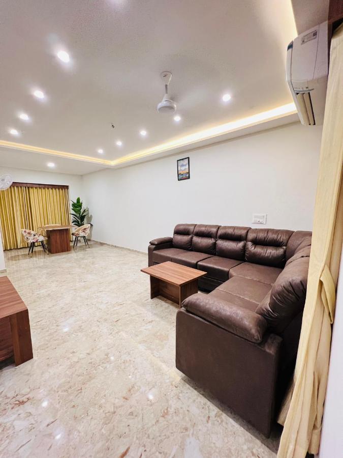 Leela Bizotel Junagadh Exterior foto