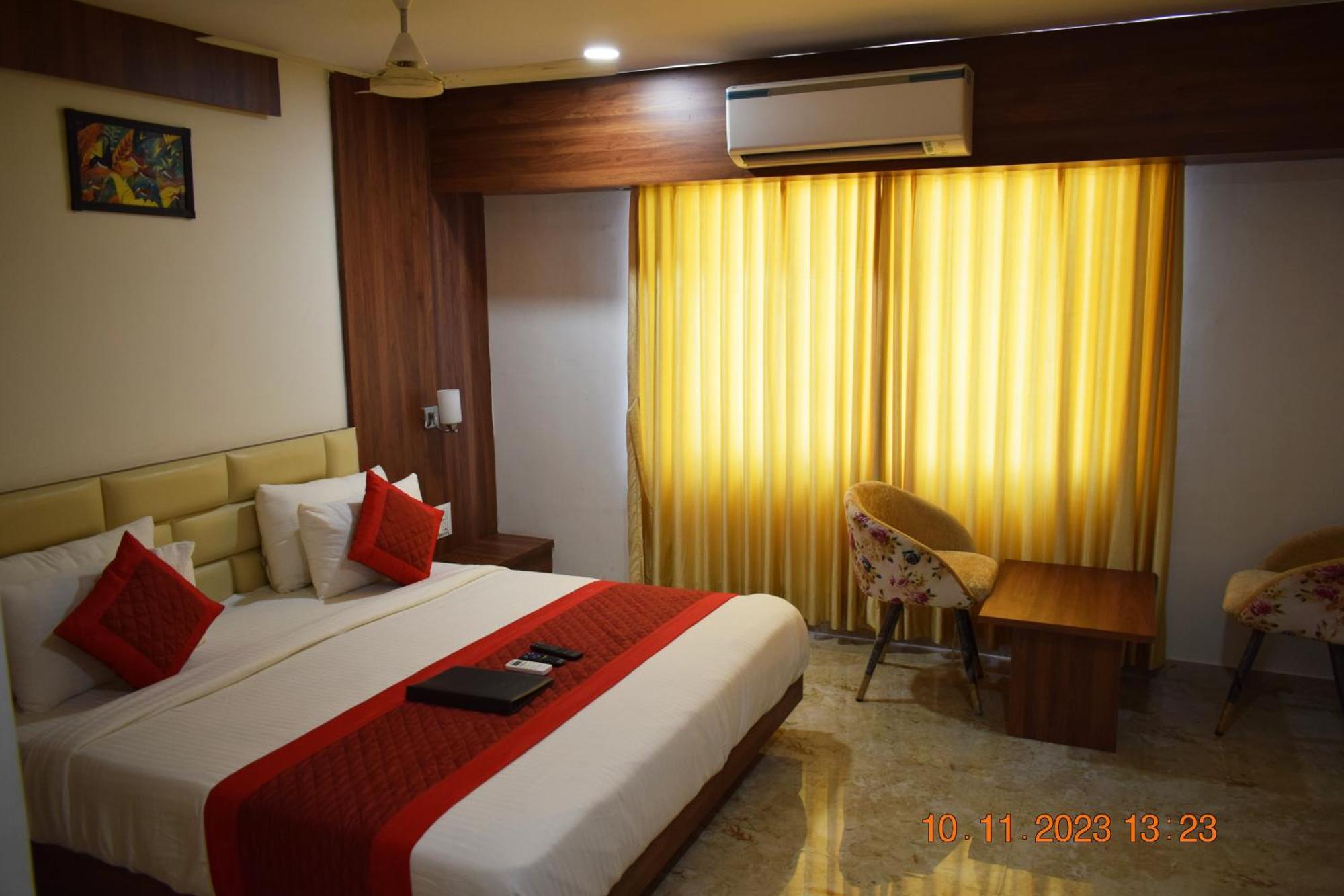 Leela Bizotel Junagadh Exterior foto