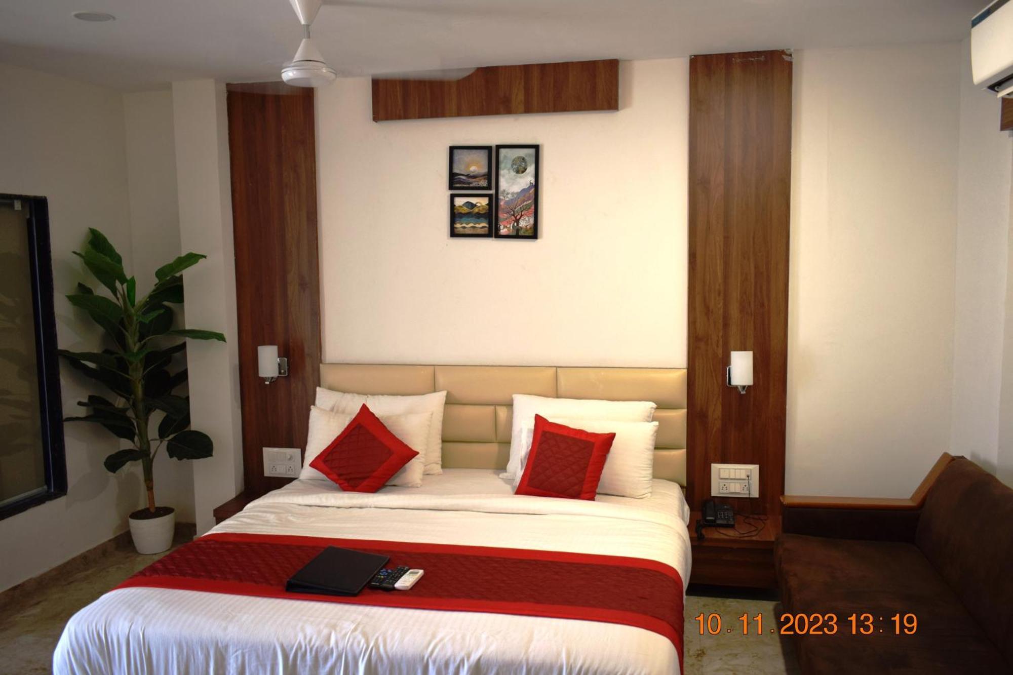 Leela Bizotel Junagadh Exterior foto