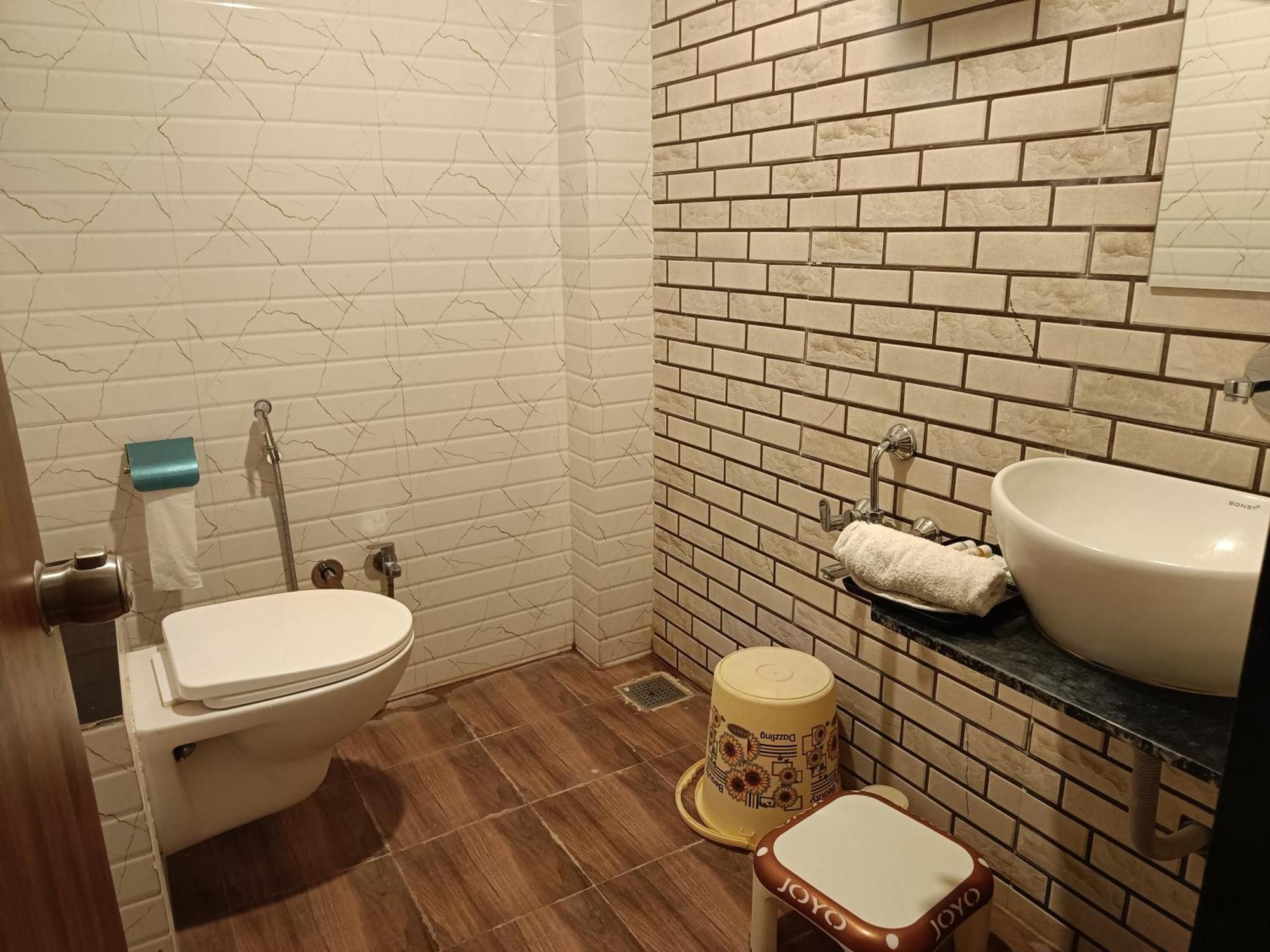 Leela Bizotel Junagadh Habitación foto